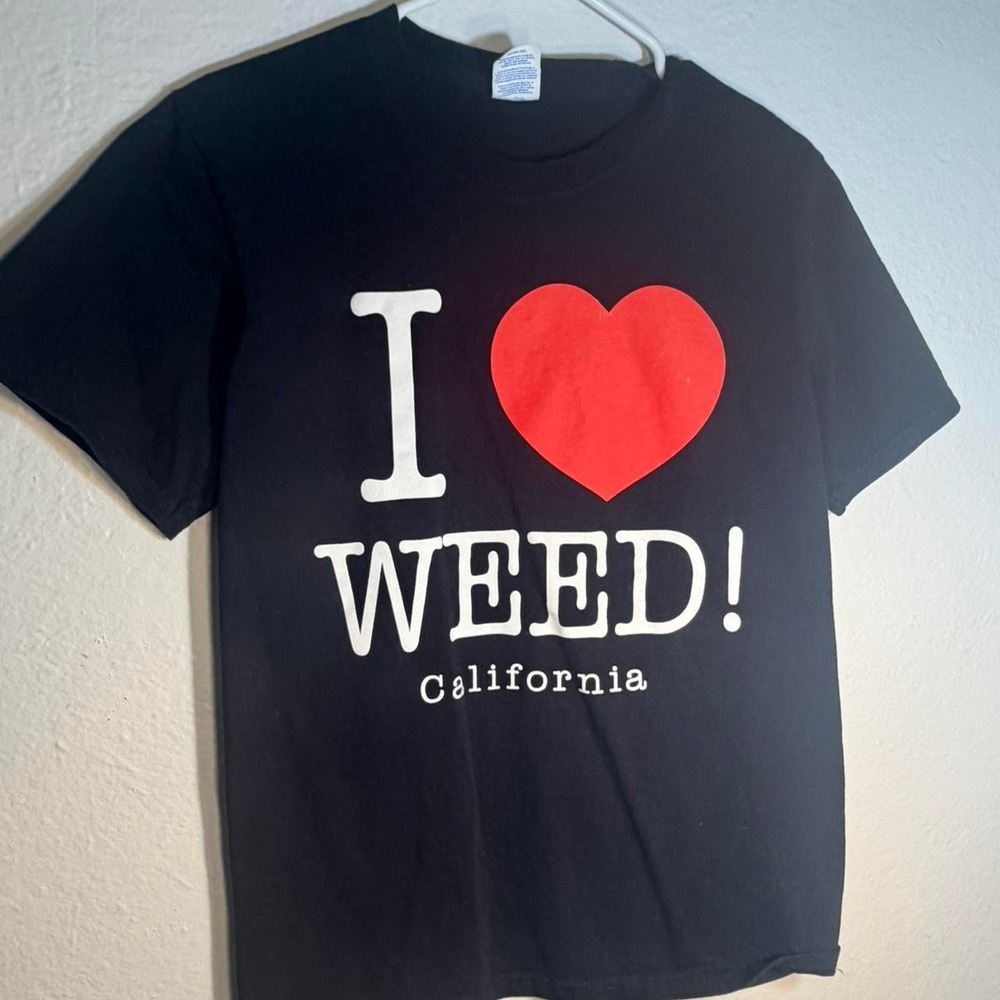 Black cotton t-shirt with a unique fade